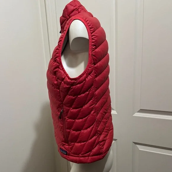 Patagonia Bright Red Down Vest - Picture 4 of 6